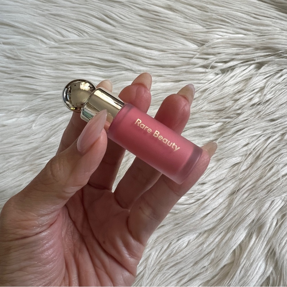 Rare Beauty by Selena Gomez Mini Soft Pinch Blush in Happy - Picture 2 of 5